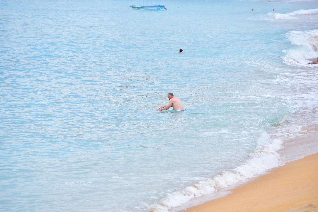 Peacock Beach Hotel Unawatuna Buitenkant foto