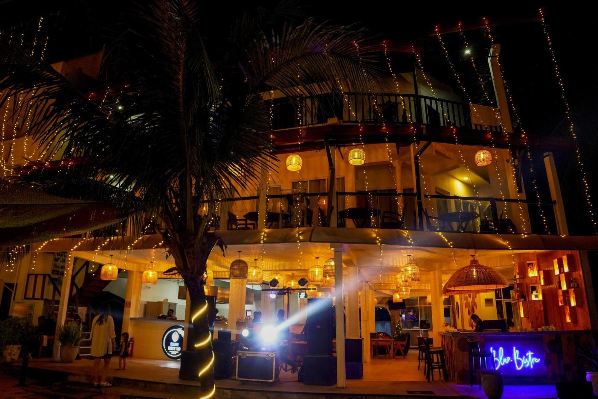 Peacock Beach Hotel Unawatuna Buitenkant foto