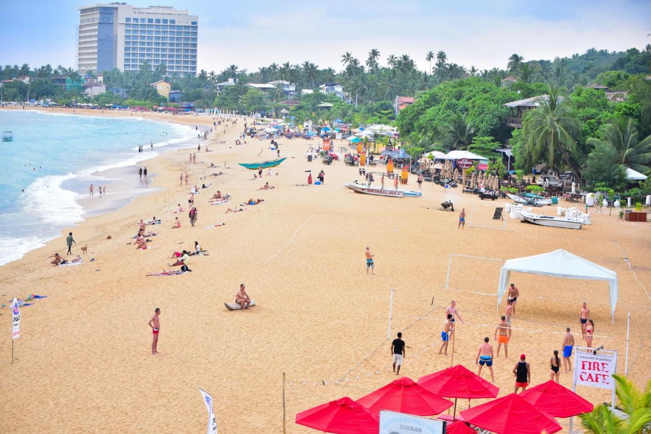 Peacock Beach Hotel Unawatuna Buitenkant foto